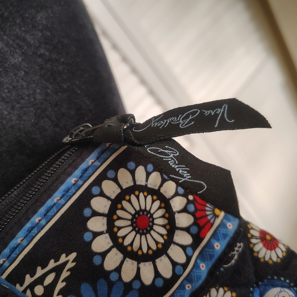 Vera Bradley Quilted Shoulder Bag – Black Blue Owl Floral Print – Like New OS - Picture 3 of 8